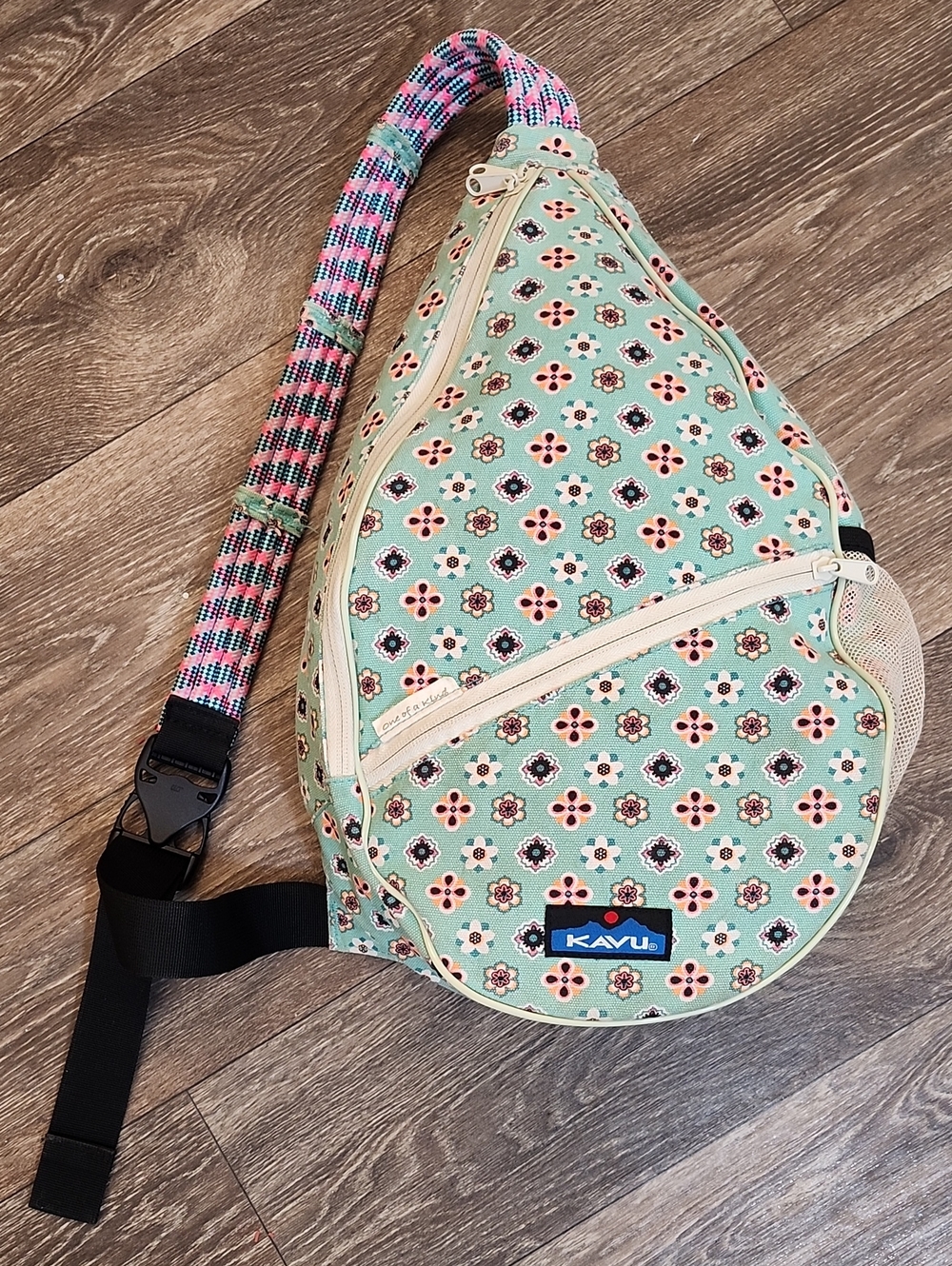 Kavu Daisy Doodle Rope Sling Crossbody Shoulder Bag Backpack Flower Teal